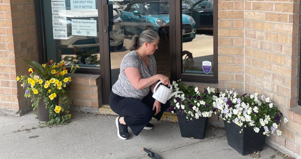 Enjoy gardening without pain advice from Sheddon Physiotherapy Burlington Enjoy gardening without pain advice from Sheddon Physiotherapy Burlington